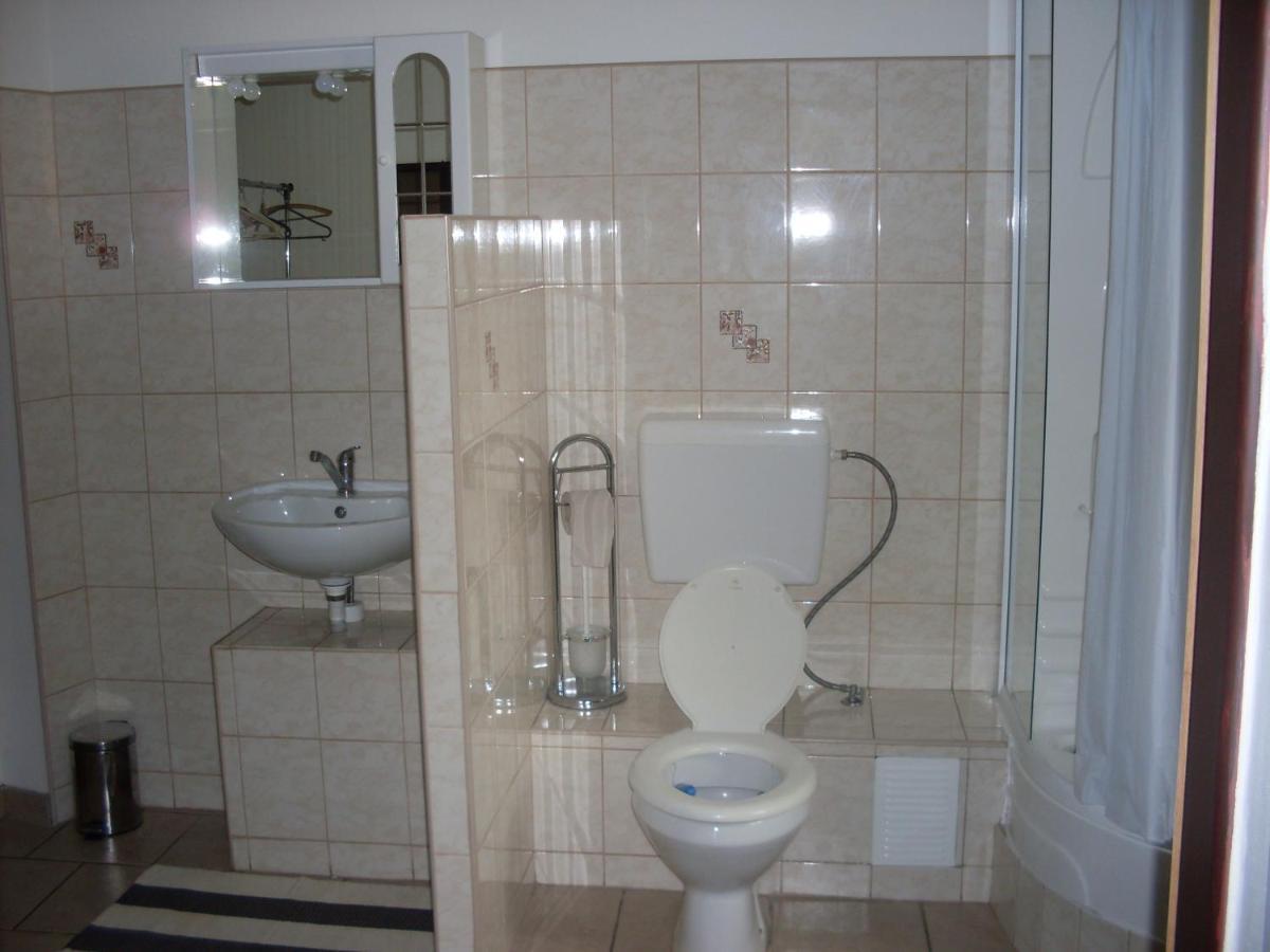Pension U Kastanu Karlovy Vary Oda fotoğraf